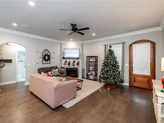 2nd image of 6743 Oasis Dr