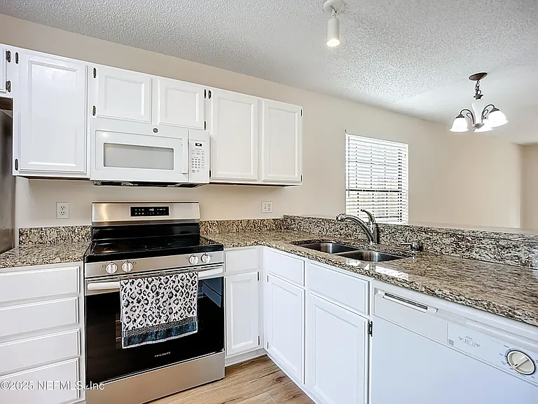 2075 Gail Ave — Photo 33