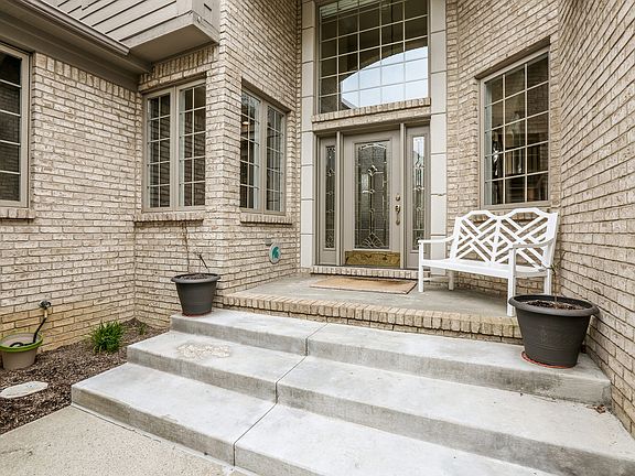 4th image of 6536 Enclave Dr #1