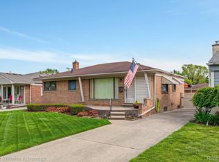 32961 Sheridan St, Garden City, MI 48135