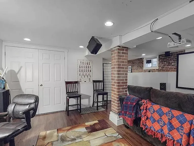 1426 Lowell Blvd — Photo 14