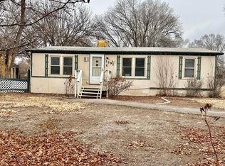 1595 Betts Ln, Bosque Farms, NM 87068