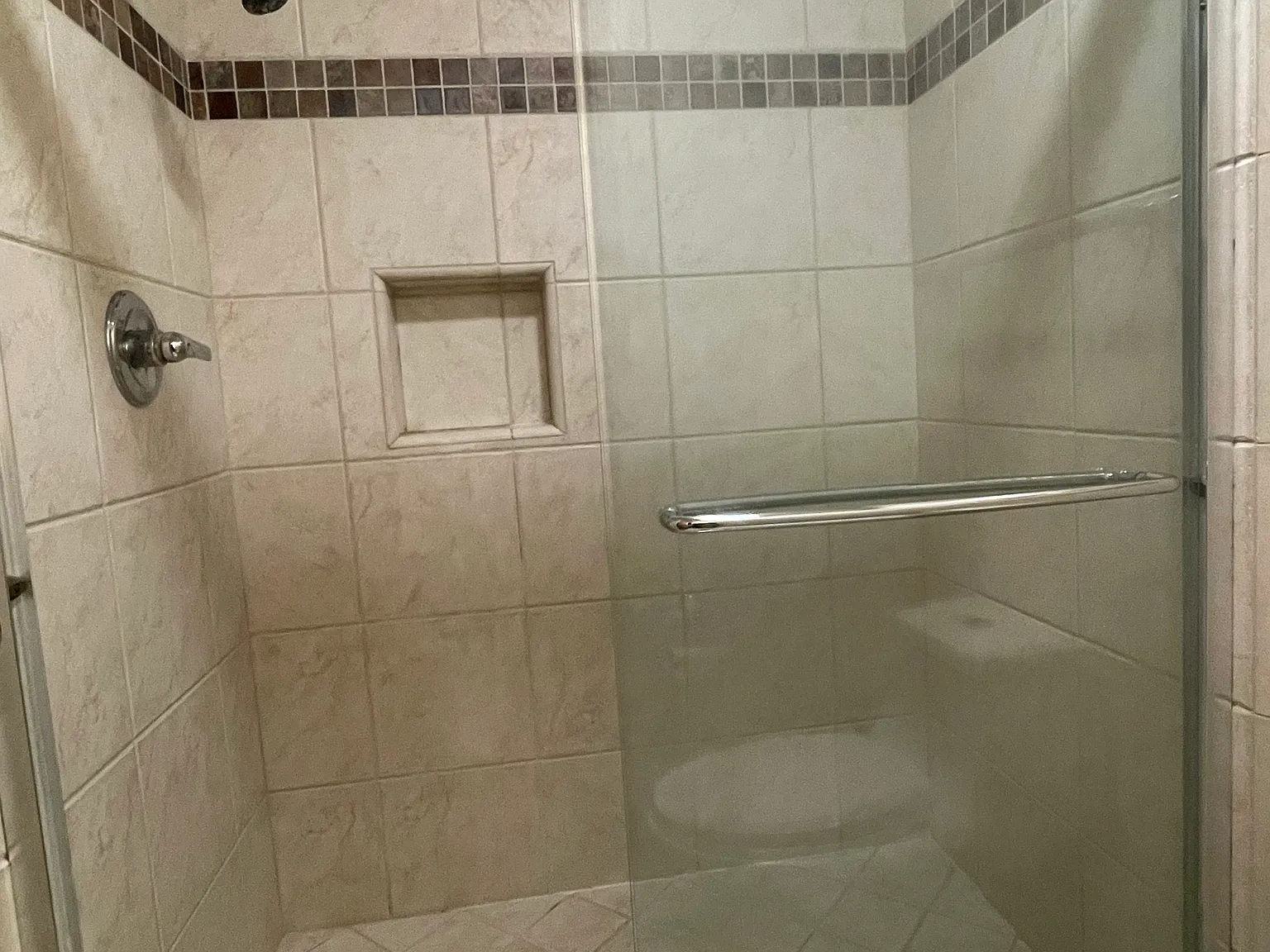 3 bed, 2.5 bath, 1348 sqft, $2,000 — Photo 4
