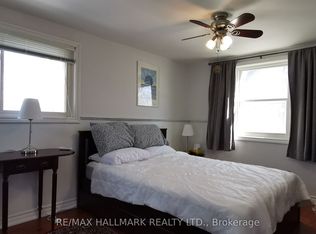 19 Shoreline Pl #2, Georgina, ON L4P1L3