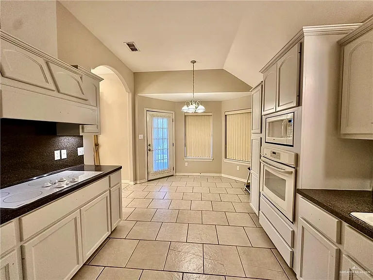 4104 San Roman St — Photo 14