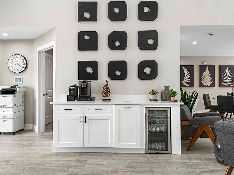 Unlock modern living at Sonoma Apartments. This stylish kitchen features sleek cabinetry, premium appliances, and chic decor, perfect for culinary enthusiasts. Embrace comfort and sophistication in every detail. Schedule your tour today!