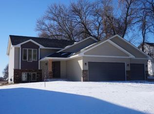 38052 Harvester Ave, North Branch, MN 55056