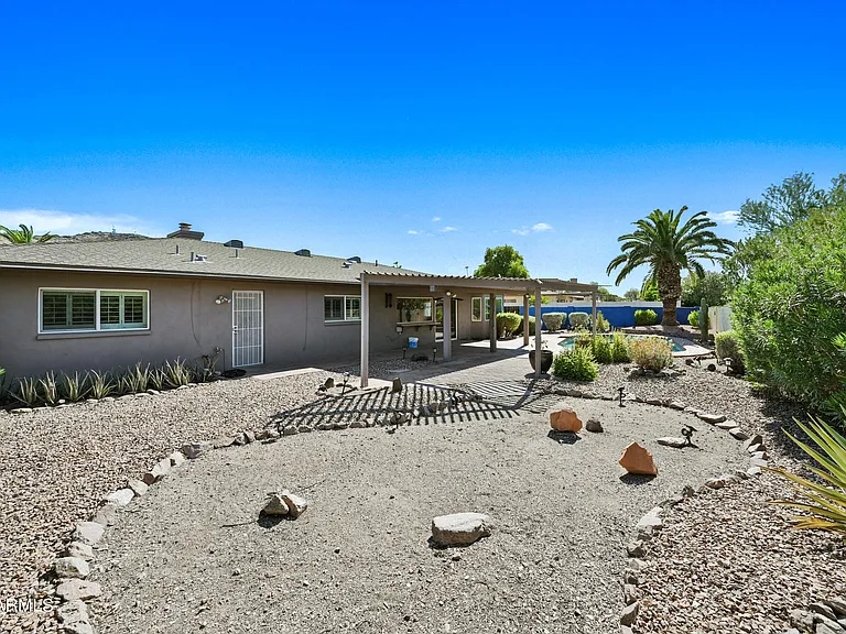 324 W Willow Ave — Photo 35