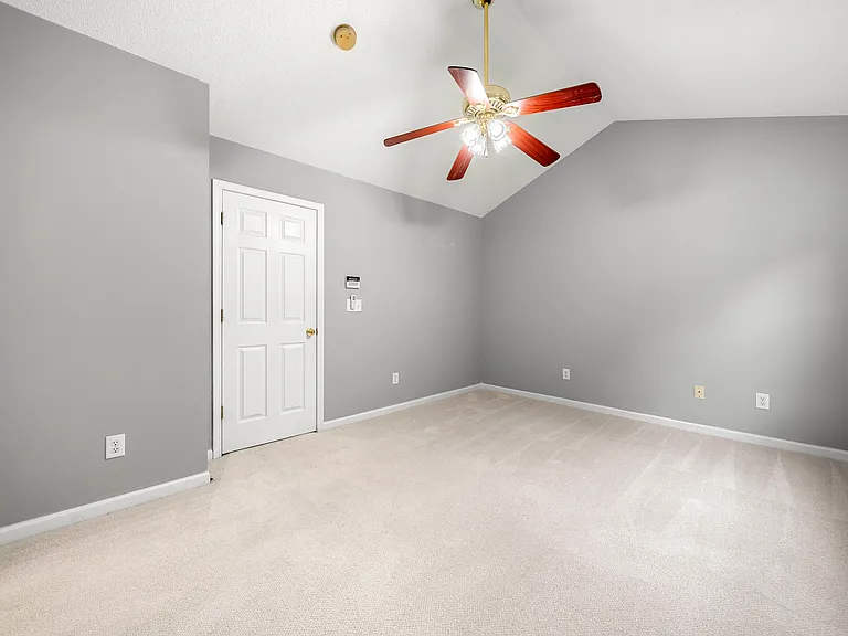 8653 Robinson Forest Dr — Photo 14