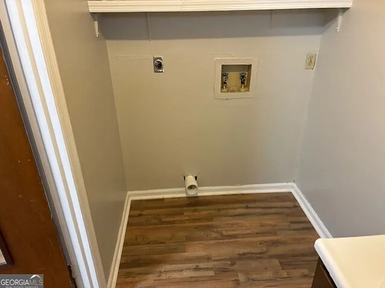 421 W King Ave — Photo 14