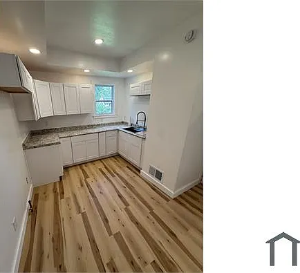 210 Oakwood Ave