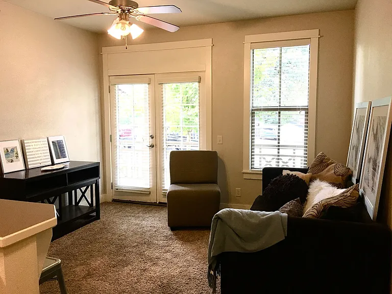 705 W Douglas St — Photo 19