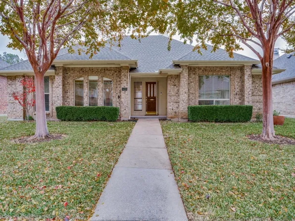 9006 Corral Dr, Irving, TX 75063