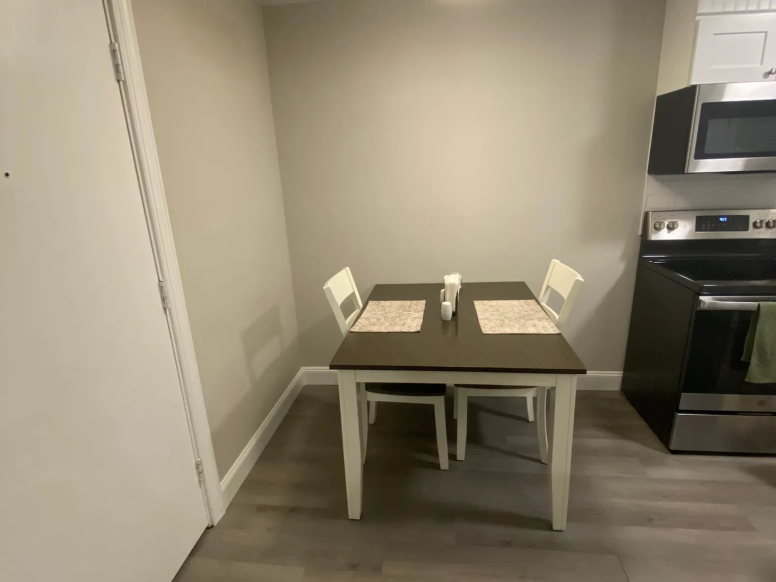 2 bed, 895 sqft, $2,950 — Photo 3