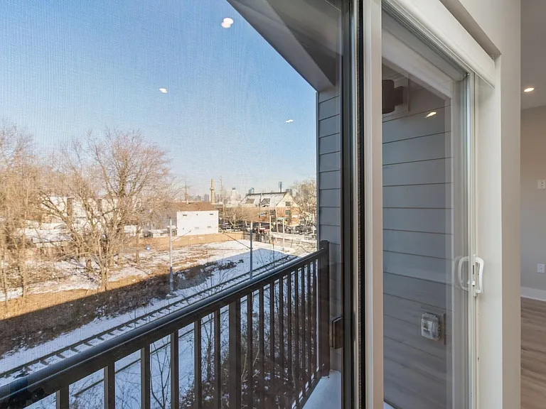 201-205 Randolph Ave #105 — Photo 12