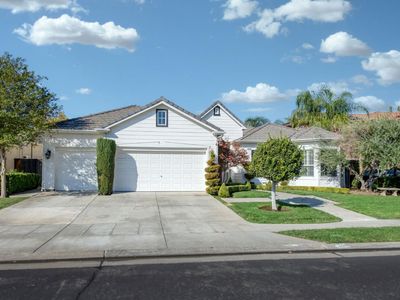 1882 N Nadine Ave, Clovis, CA, 93619