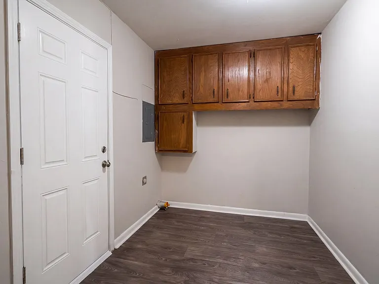 9442 Normandie Dr — Photo 14