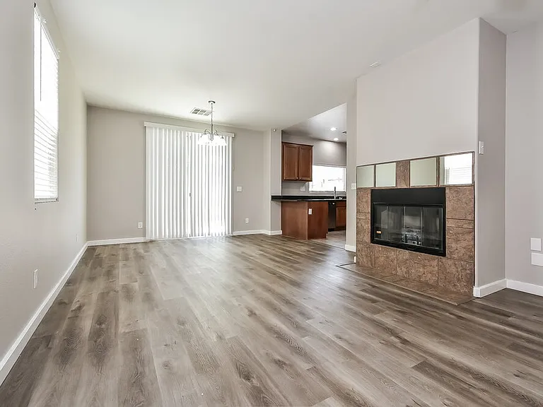 9521 Colorado Blue St — Photo 5