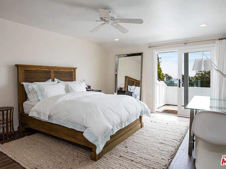 29225 Cliffside Dr — Photo 22