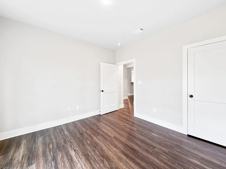 202 Railroad St — Photo 24