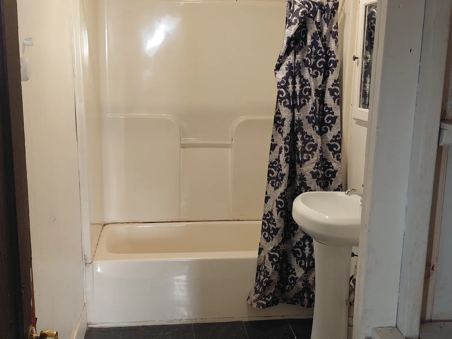 2 bed, 800 sqft, $950 — Photo 2