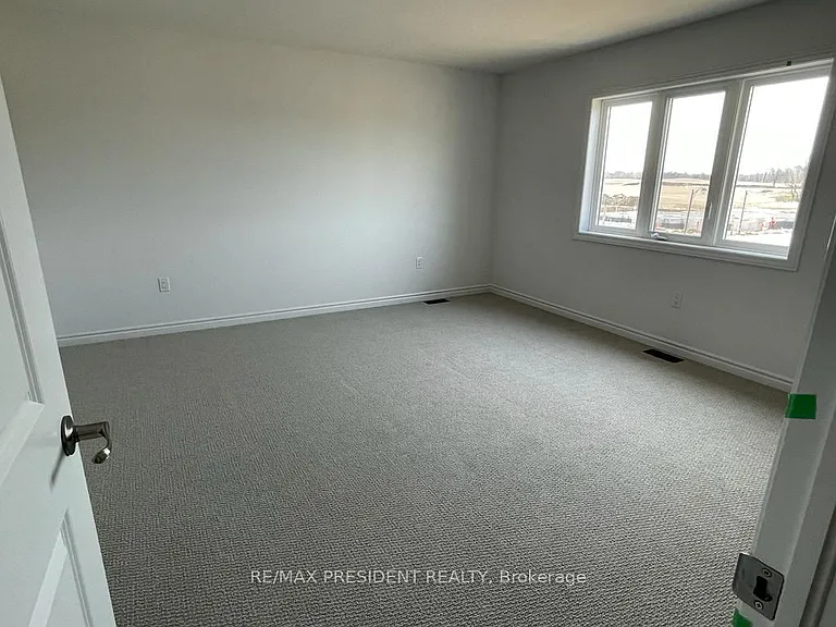 35 Whitton Dr — Photo 15
