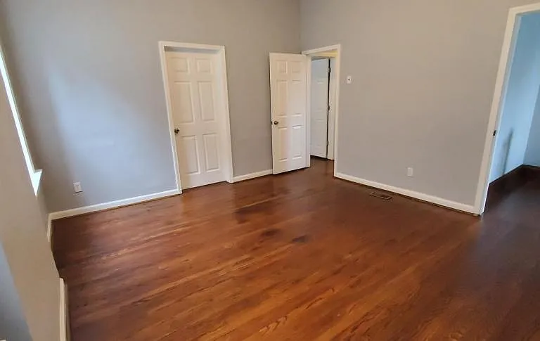 4135 S Compton Ave — Photo 11