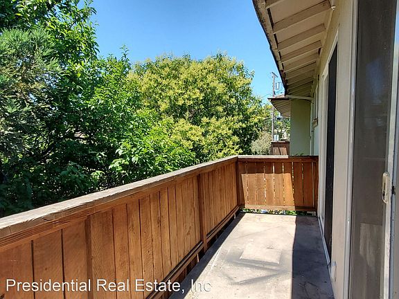 5th image of 251 Lincoln Ave APT 3