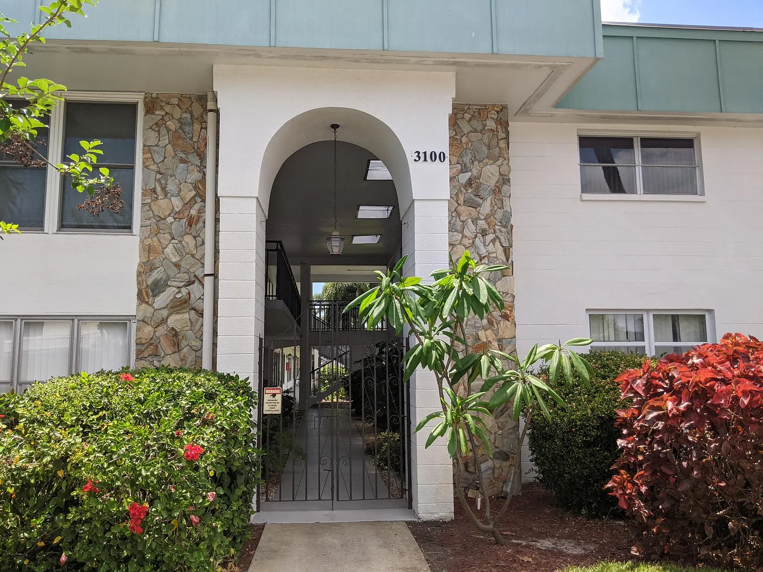1 bed, 755 sqft, $1,300 — Photo 1