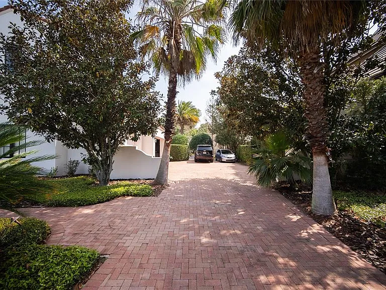 719 Eastlawn Dr — Photo 43