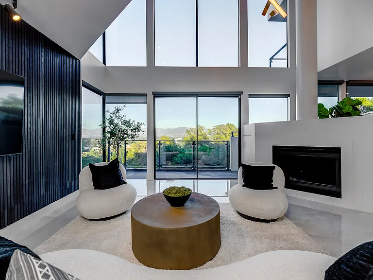 15125 Rayneta Dr — Photo 16