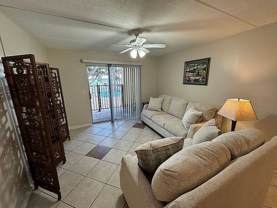 FULL WATERFRONT Views! 