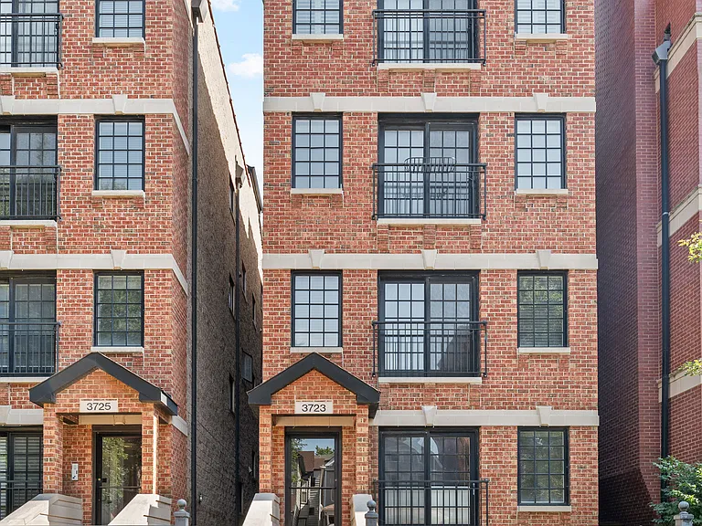 3723 N Wilton Ave #3 — Photo 1