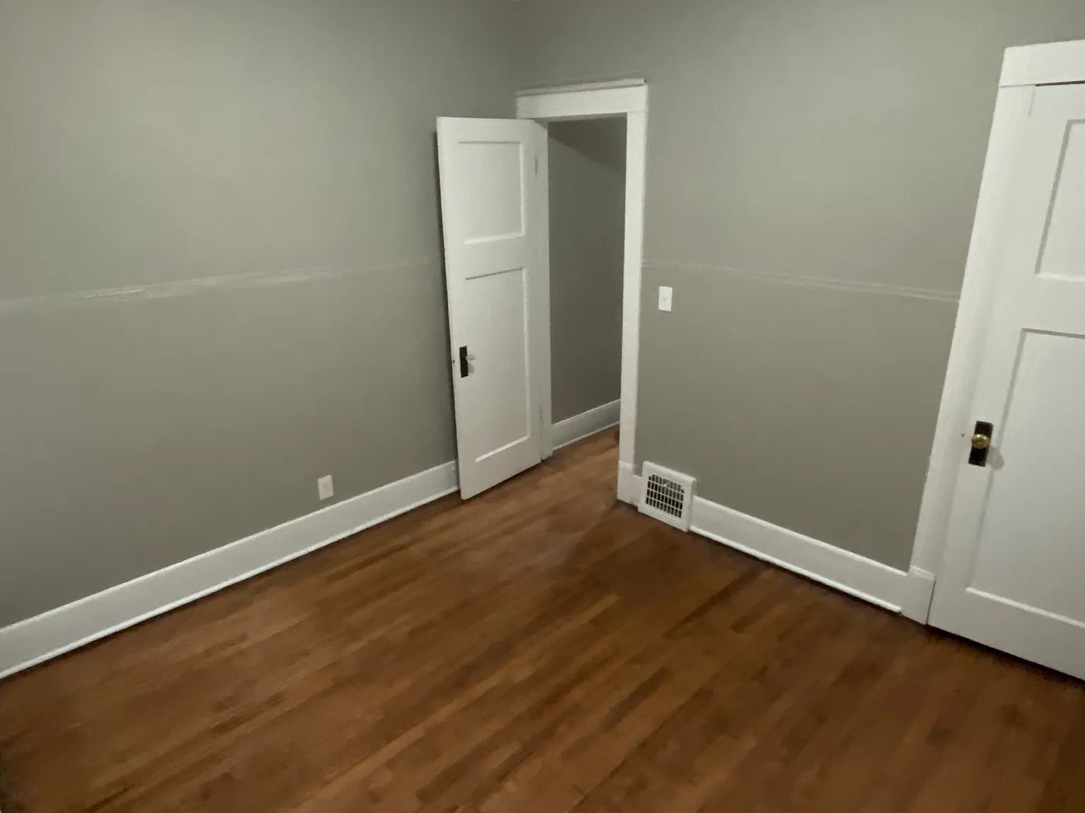 2 bed, 1100 sqft, $1,100 — Photo 4