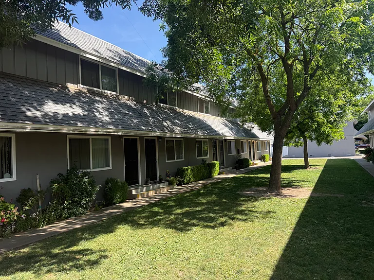 2631 Sierra St #G — Photo 9