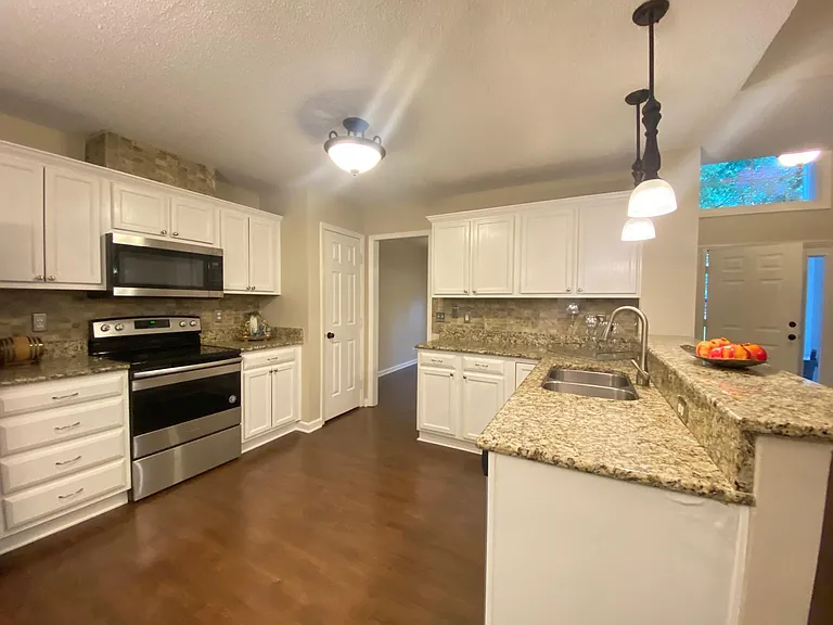 228 Mint Hill Dr — Photo 9