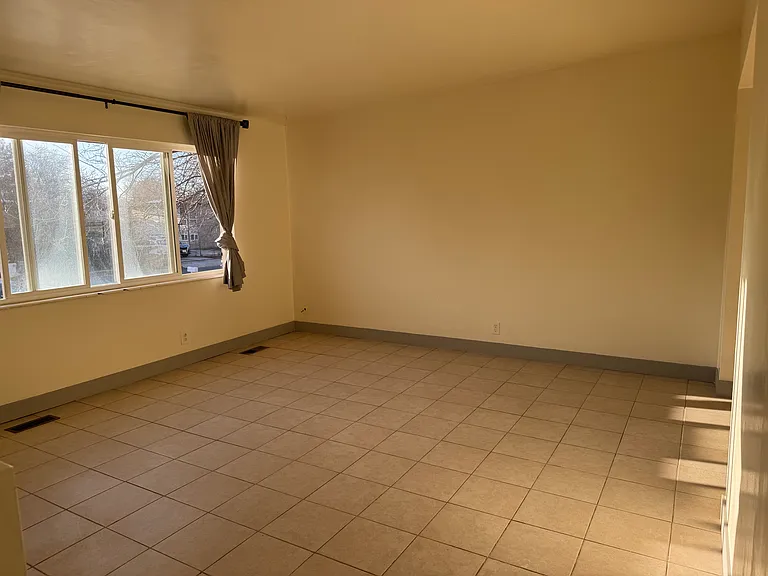 3221 S 4100 W — Photo 4