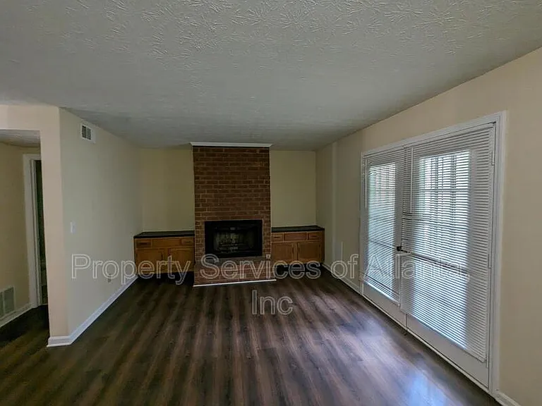 4512 Golf Vista Cir — Photo 23