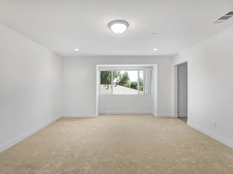 15395 Lotus Cir — Photo 17