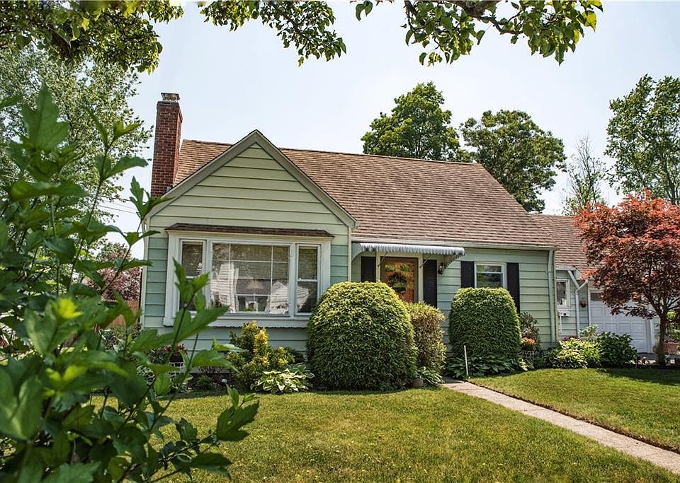 1st image of 219 Fairfax Dr
