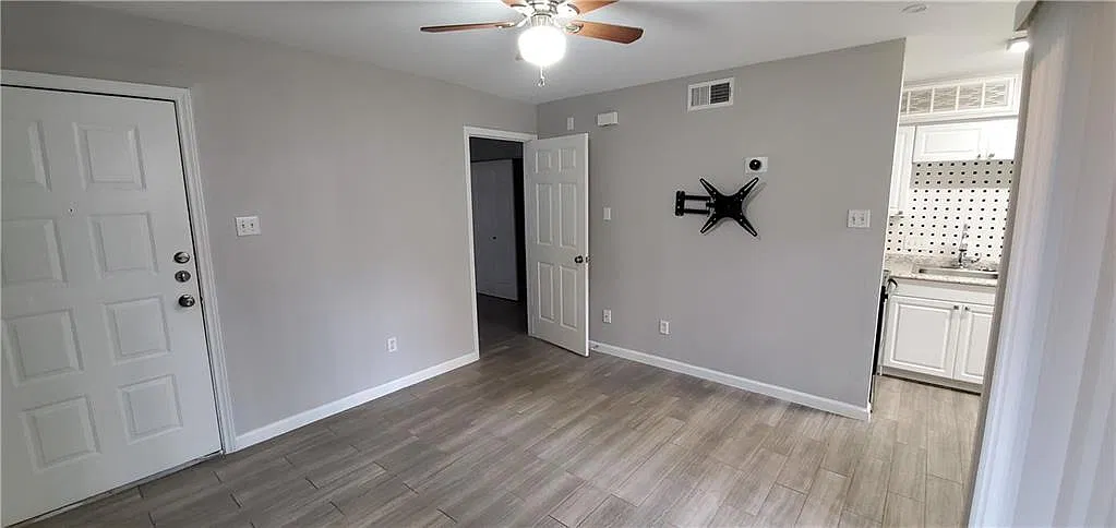 1 bed, $1,100 — Photo 4