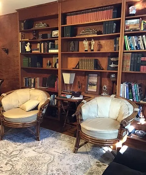 Study TV room avail. Has fireplace, Roku.