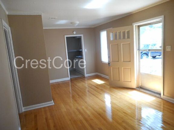 3rd image of 4622 Durbin Ave