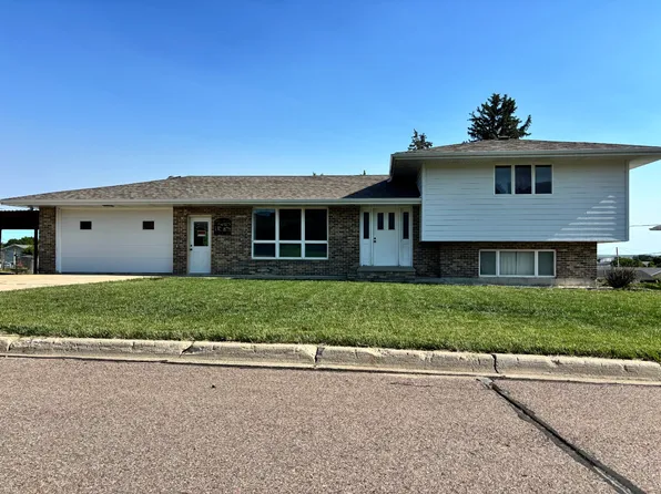 1106 E 10th St, Winner, SD 57580