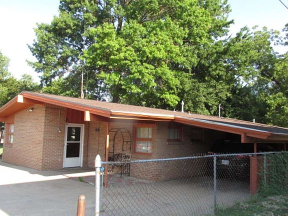 2nd image of 114 W Walnut Ave