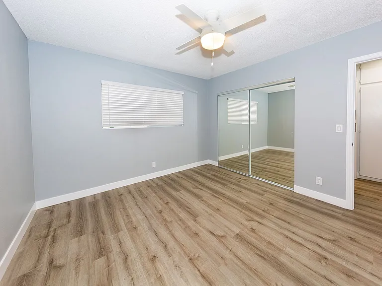 916 N Inglewood Ave — Photo 10