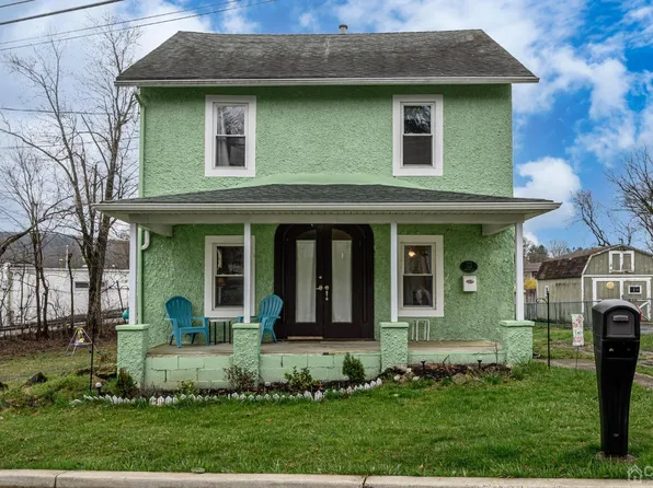 66 High St, Franklin, NJ 07416