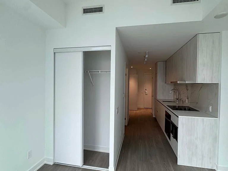 8 Wellesley St W #4608 — Photo 5