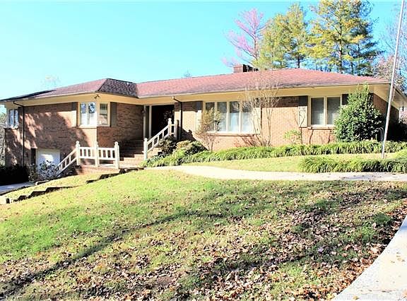 2nd image of 2930 Rockwood Dr