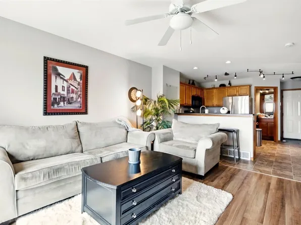 2900 Samuel Ct SW Unit D, Cedar Rapids, IA 52404